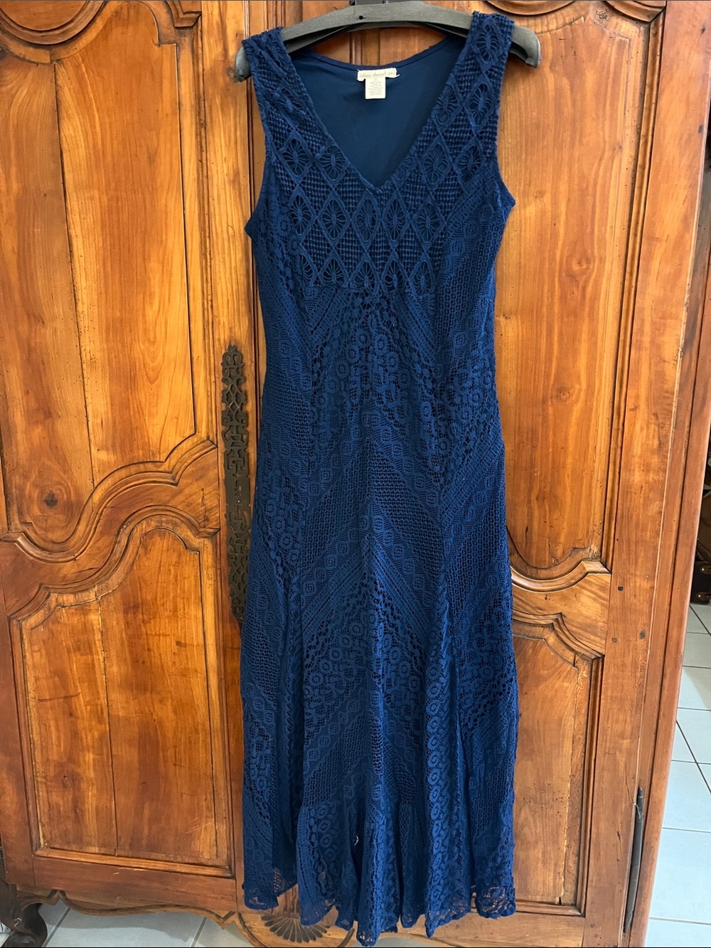 Lace-Overlay Navy Maxi Dress with V-Neck